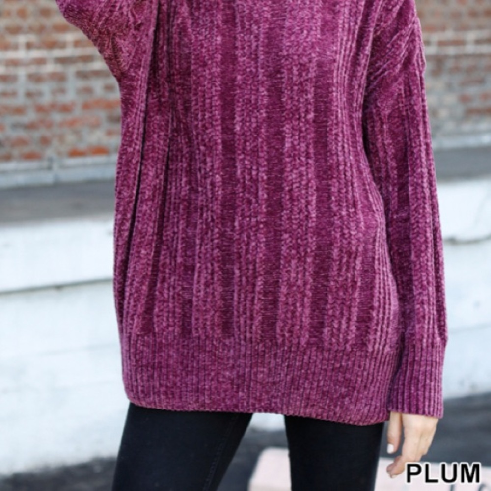 Oversized chenille velvet yarn sweater in plum - Picture 2 of 3
